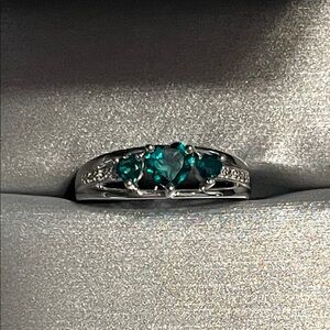 Zales White Gold Heart Shaped Lab Emerald & Diamond Accent Ring size 6